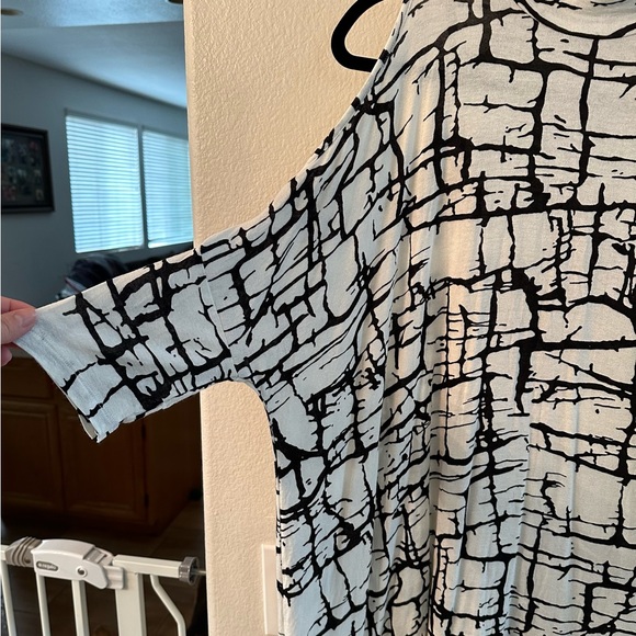 ASOS Woman’s Maternity Cold Shoulder White and Black Blouse size 8 - Picture 7 of 12